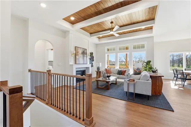 $645,500 | 12151 North Frst Court, Kansas City, MO 64165