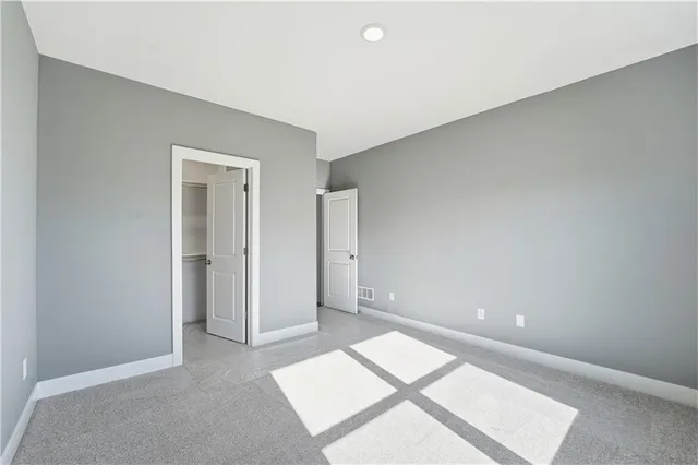 $645,500 | 12151 North Frst Court, Kansas City, MO 64165