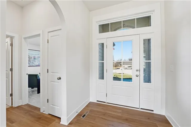 $645,500 | 12151 North Frst Court, Kansas City, MO 64165