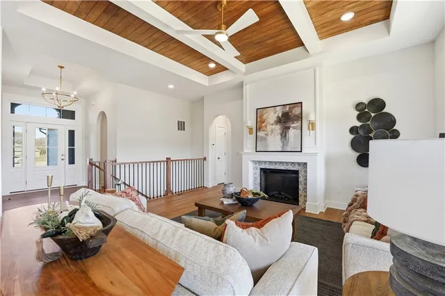 $645,500 | 12151 North Frst Court, Kansas City, MO 64165