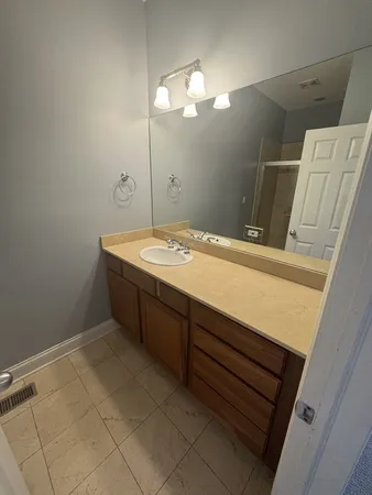 $3,750 | 1503 West Diversey Parkway, Unit B, Chicago, IL 60614