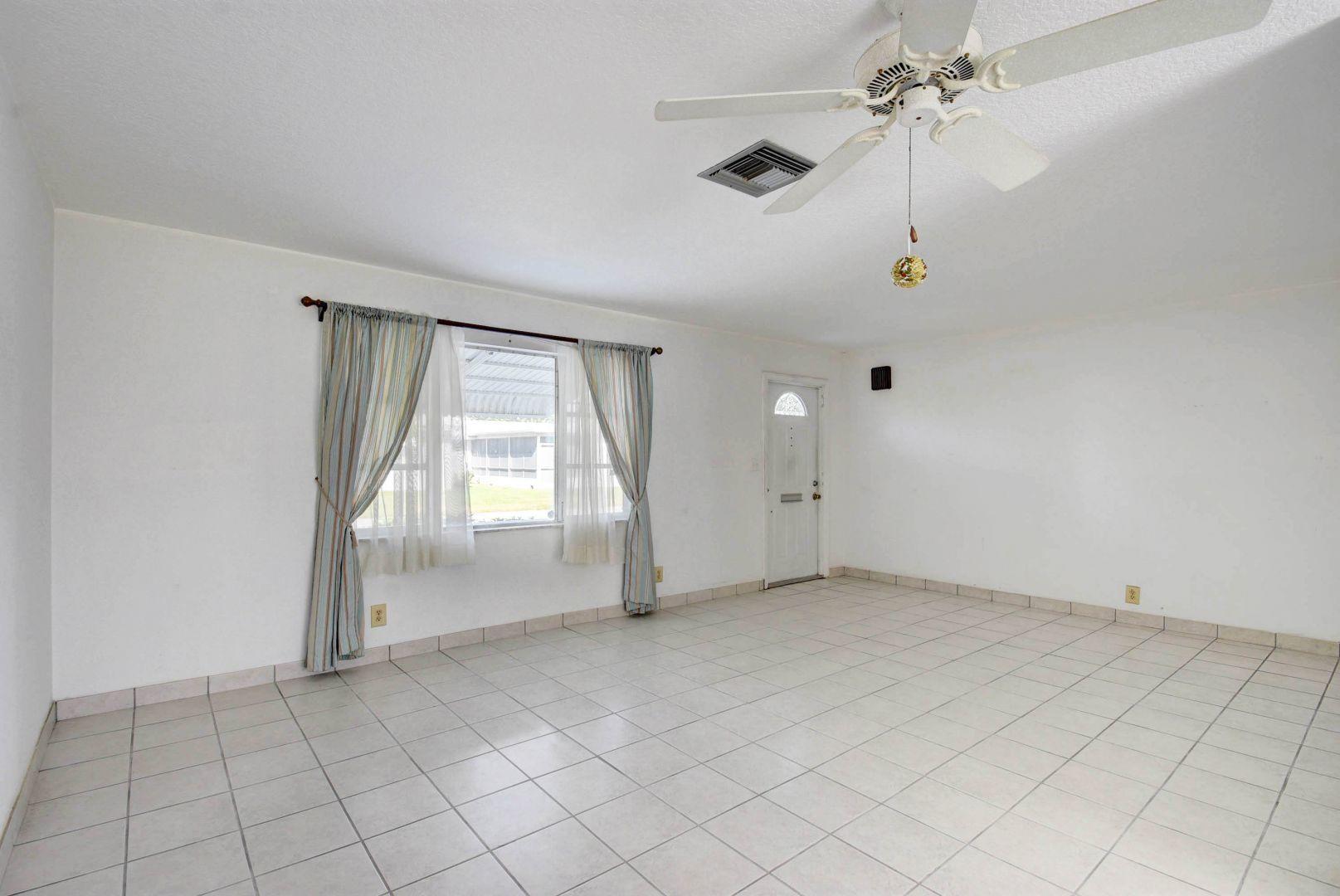 2213 Southwest Roma Way Boynton Beach, FL 33426 - Photo 7 of 43 07_untitled (7)