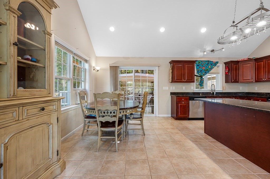 13 Fatima Lane Worcester, MA 01606 - Photo 5 of 33