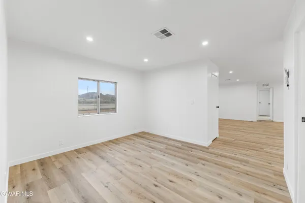 $389,000 | 1992 Hillcrest Avenue, Rosamond, CA 93560