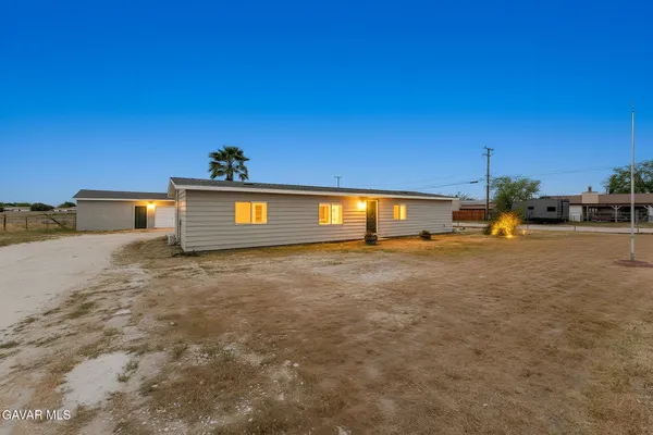 $389,000 | 1992 Hillcrest Avenue, Rosamond, CA 93560