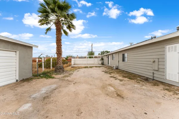 $389,000 | 1992 Hillcrest Avenue, Rosamond, CA 93560