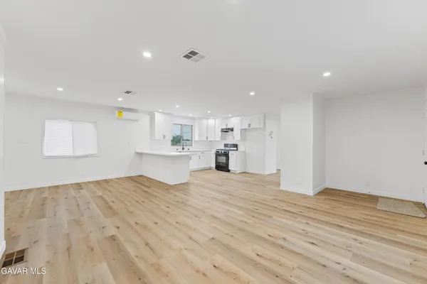 $389,000 | 1992 Hillcrest Avenue, Rosamond, CA 93560