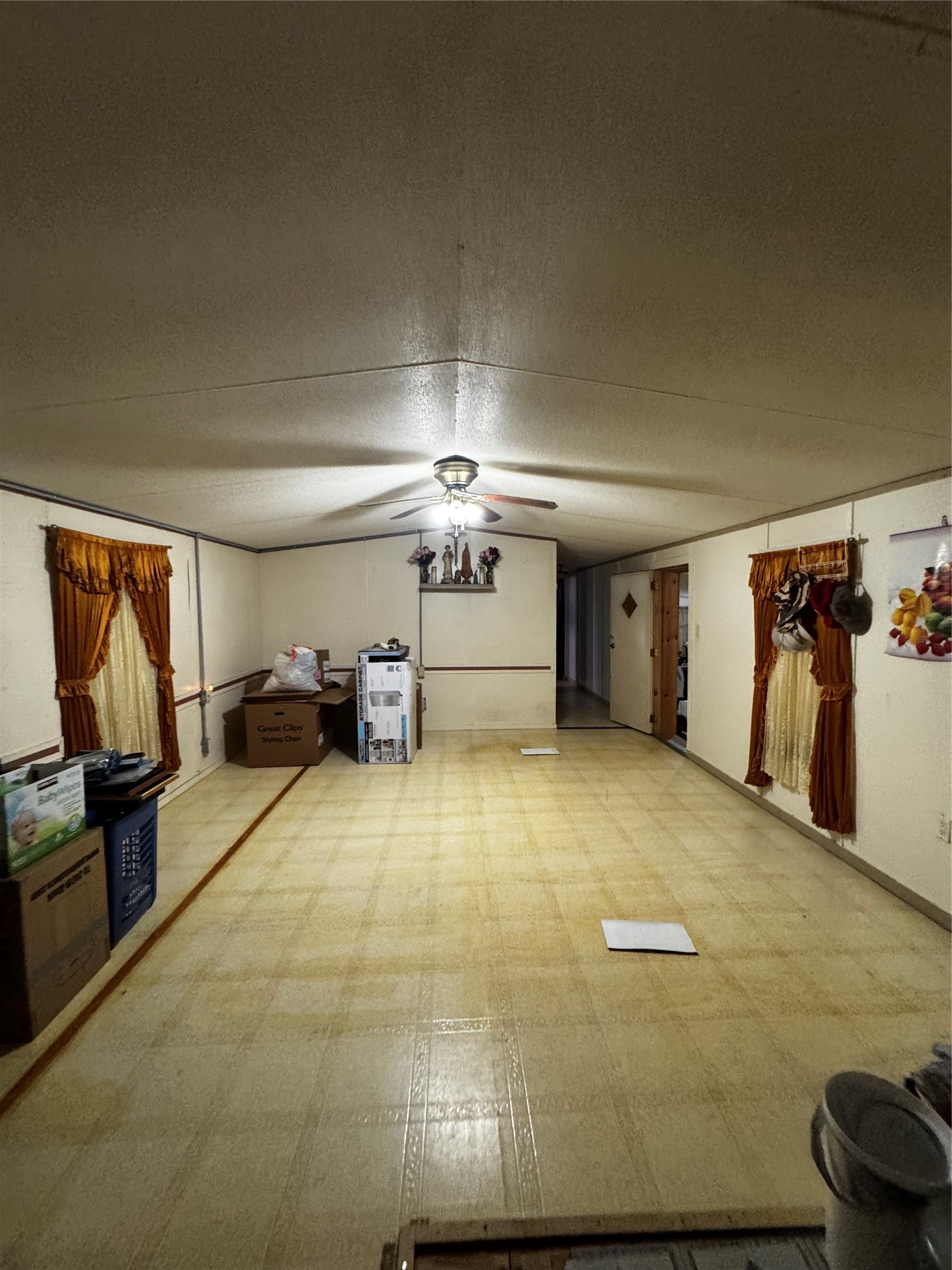 317 12th Street Palacios, TX 77465 - Photo 31 of 31 a living room with furniture