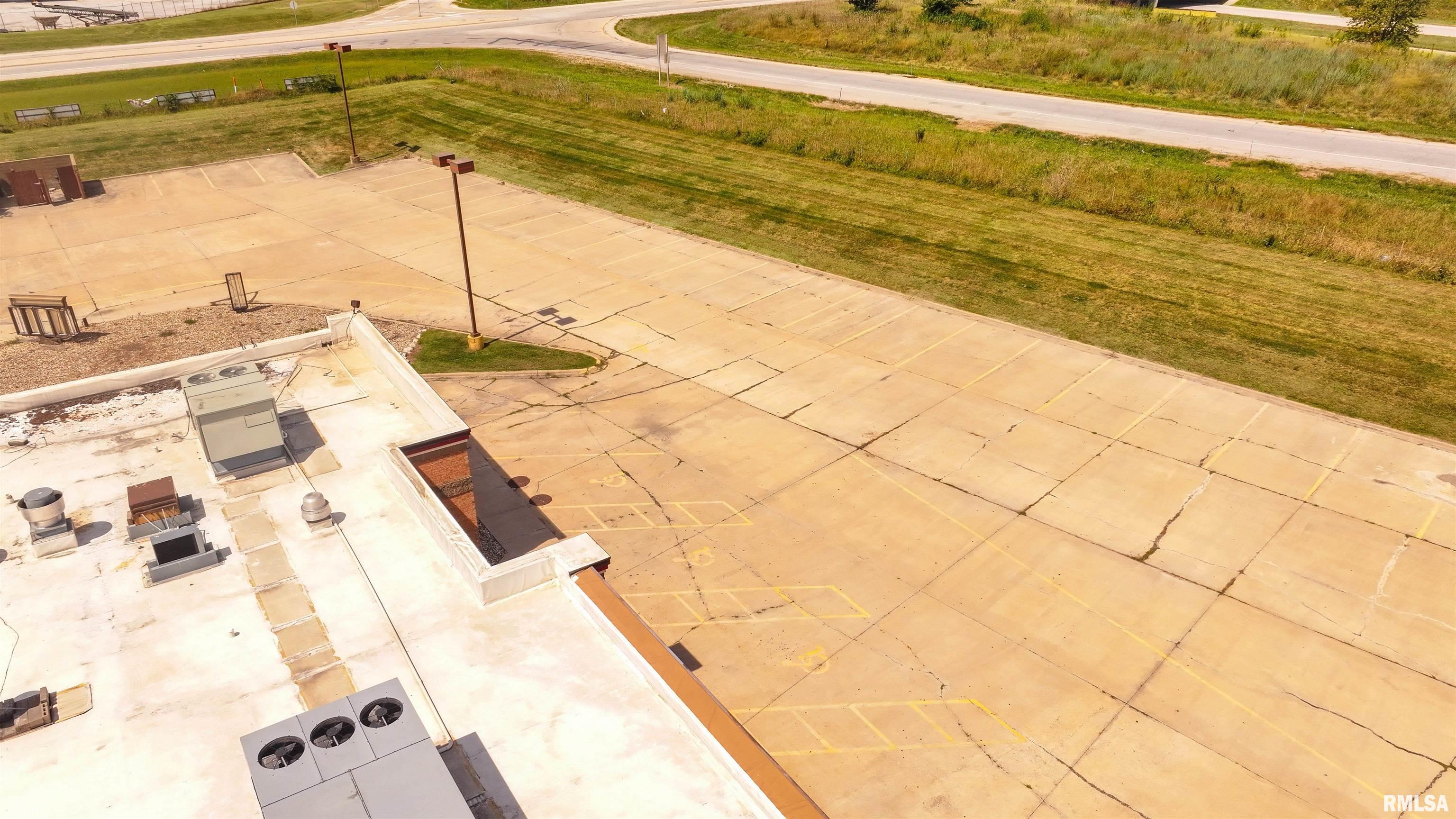 2 Cieten Plaza Barry, IL 62312 - Photo 16 of 52