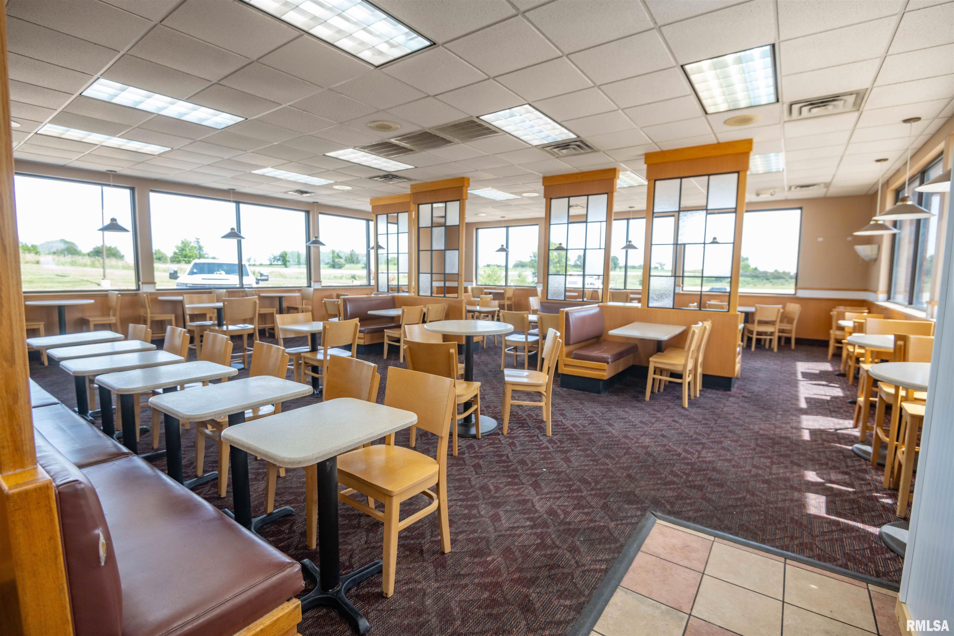 2 Cieten Plaza Barry, IL 62312 - Photo 17 of 52