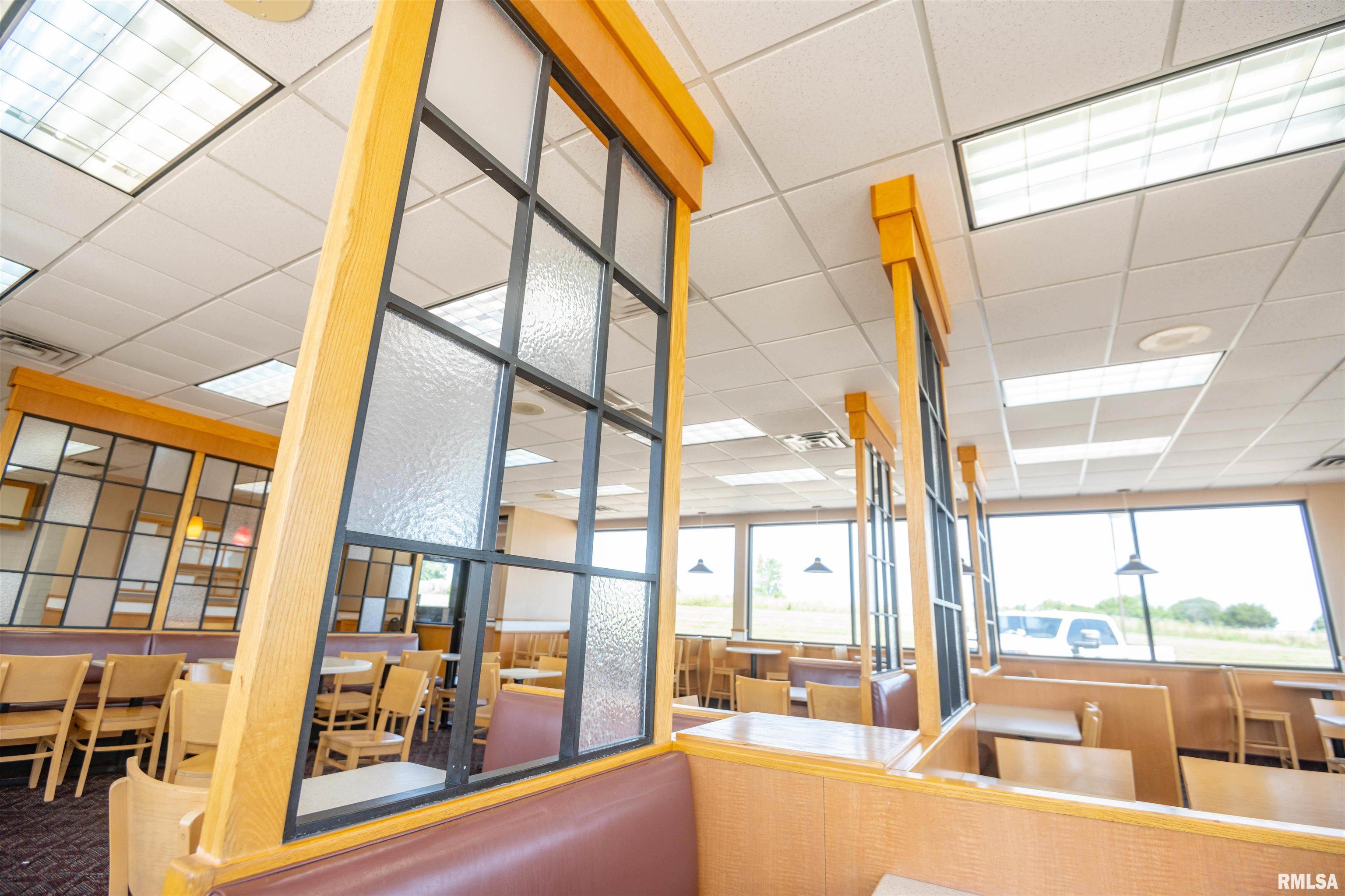 2 Cieten Plaza Barry, IL 62312 - Photo 24 of 52