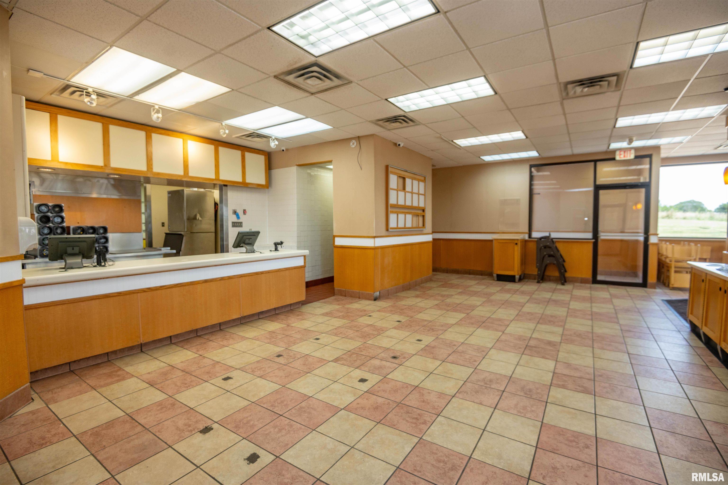 2 Cieten Plaza Barry, IL 62312 - Photo 27 of 52