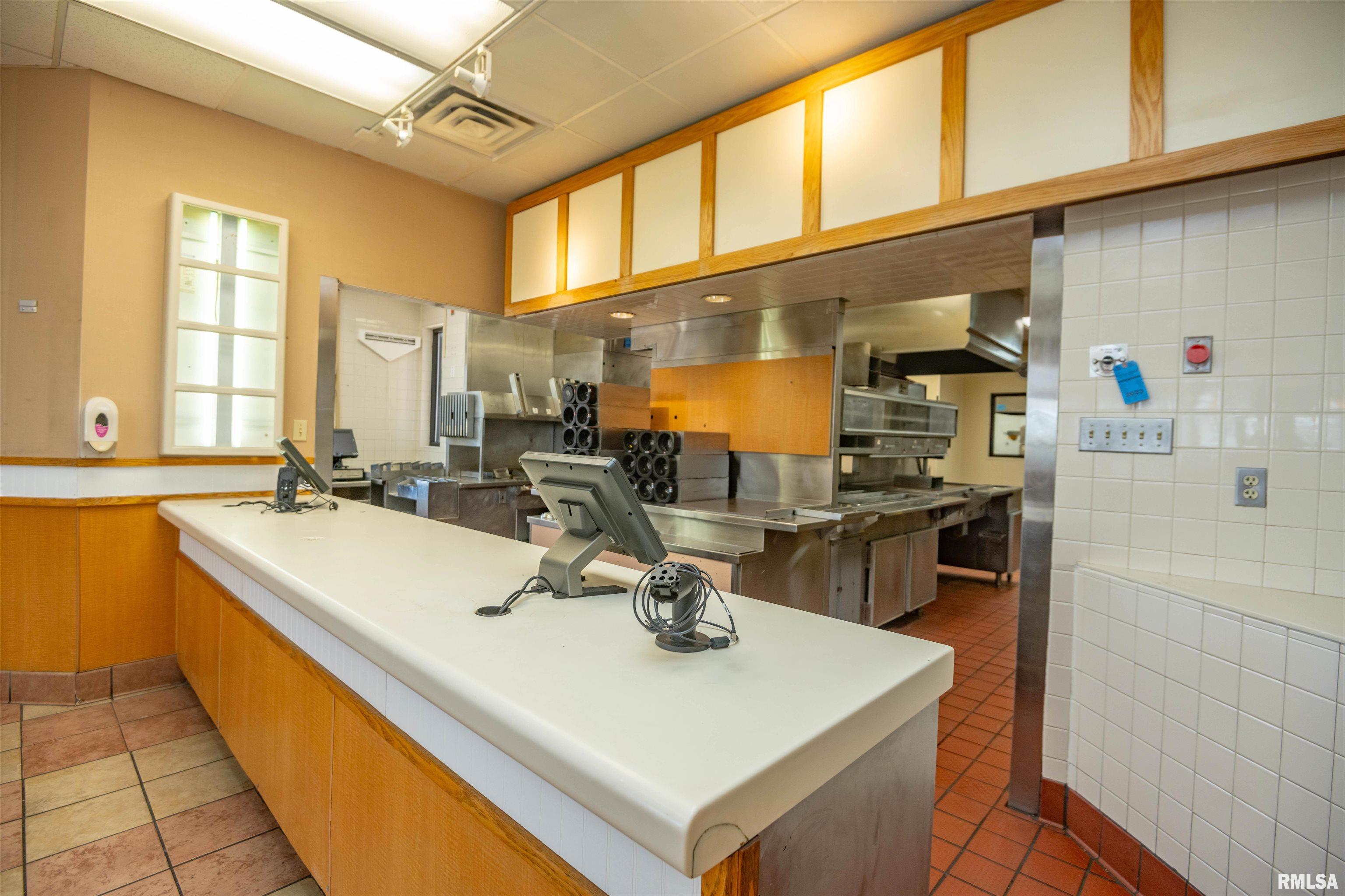 2 Cieten Plaza Barry, IL 62312 - Photo 28 of 52