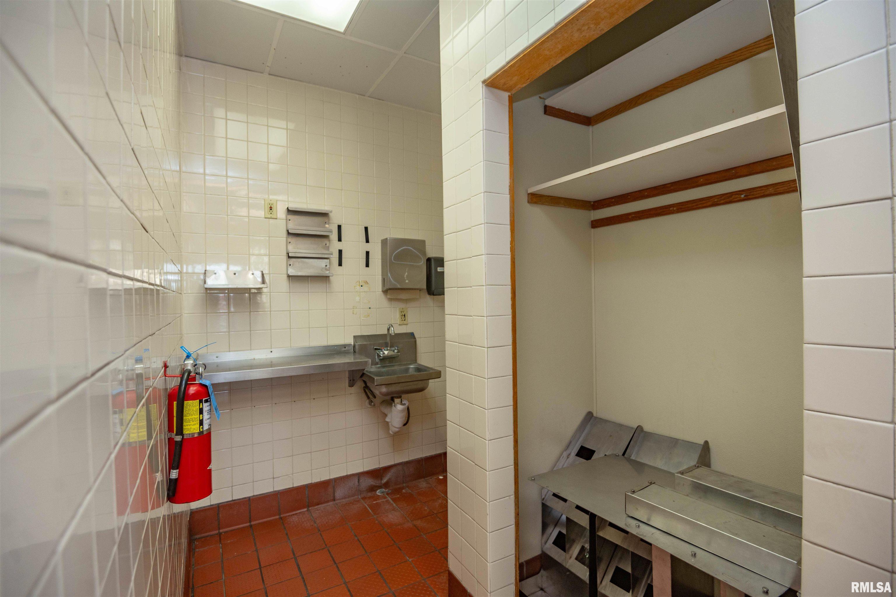 2 Cieten Plaza Barry, IL 62312 - Photo 29 of 52