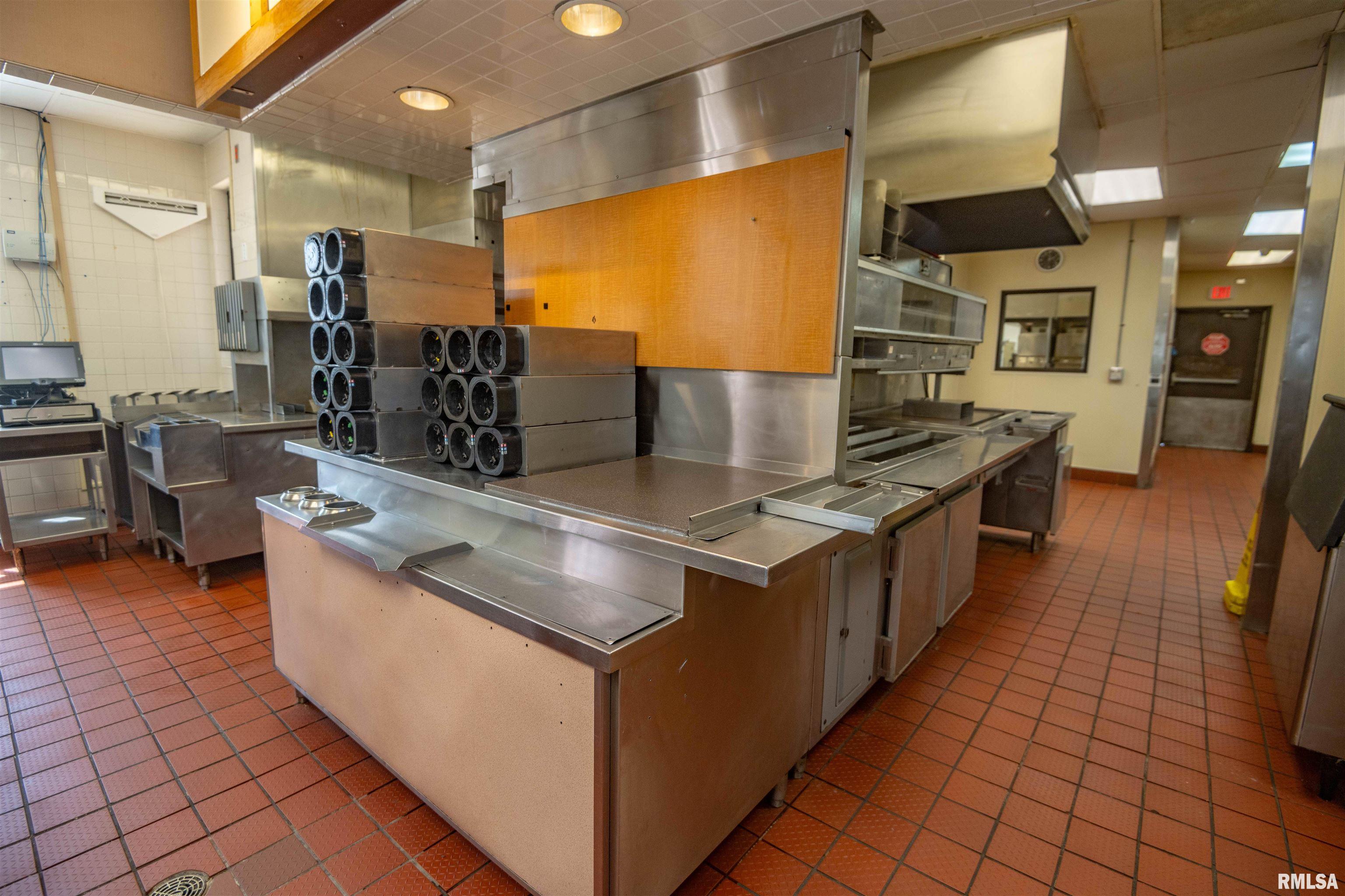 2 Cieten Plaza Barry, IL 62312 - Photo 30 of 52