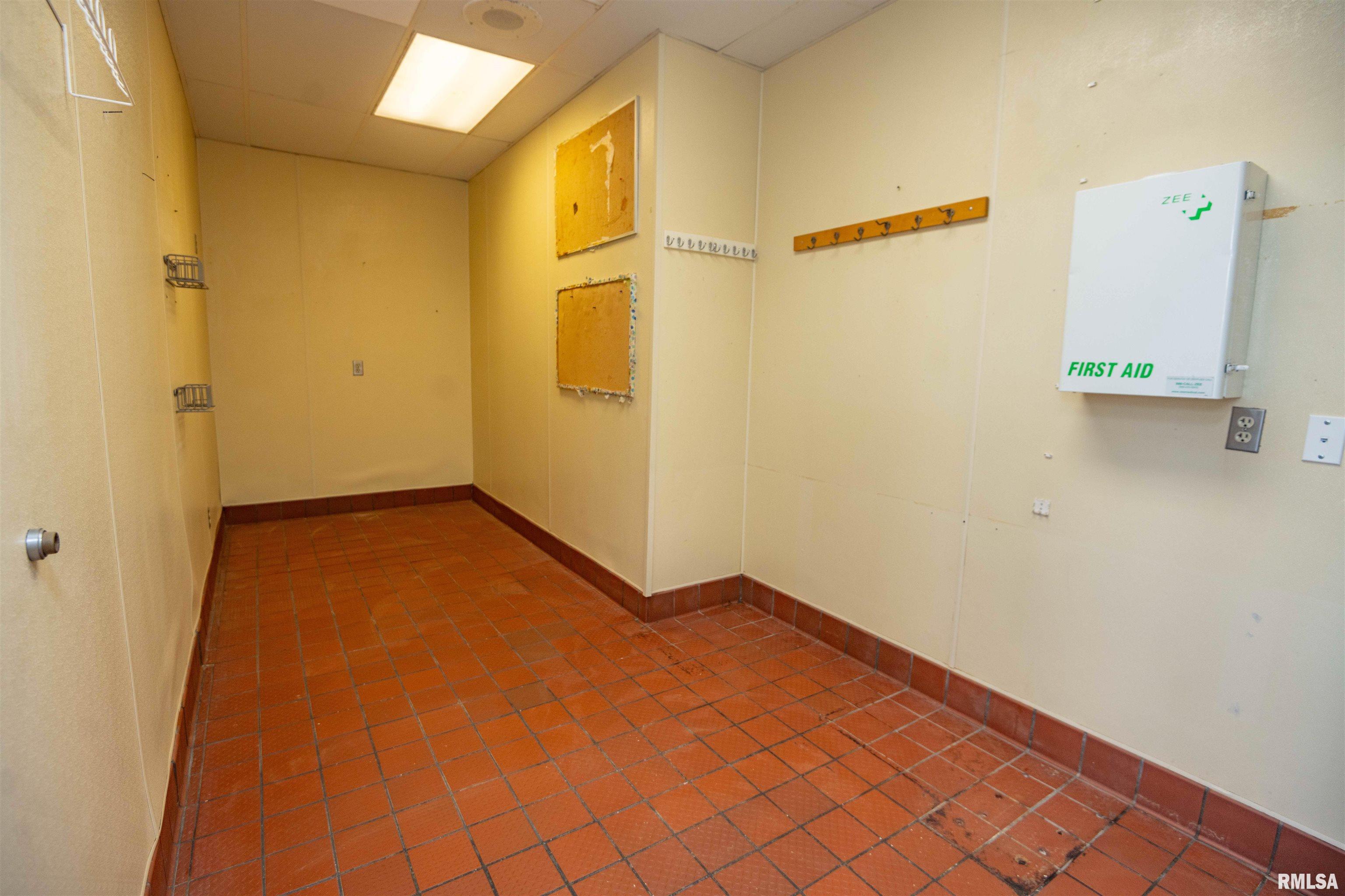 2 Cieten Plaza Barry, IL 62312 - Photo 39 of 52