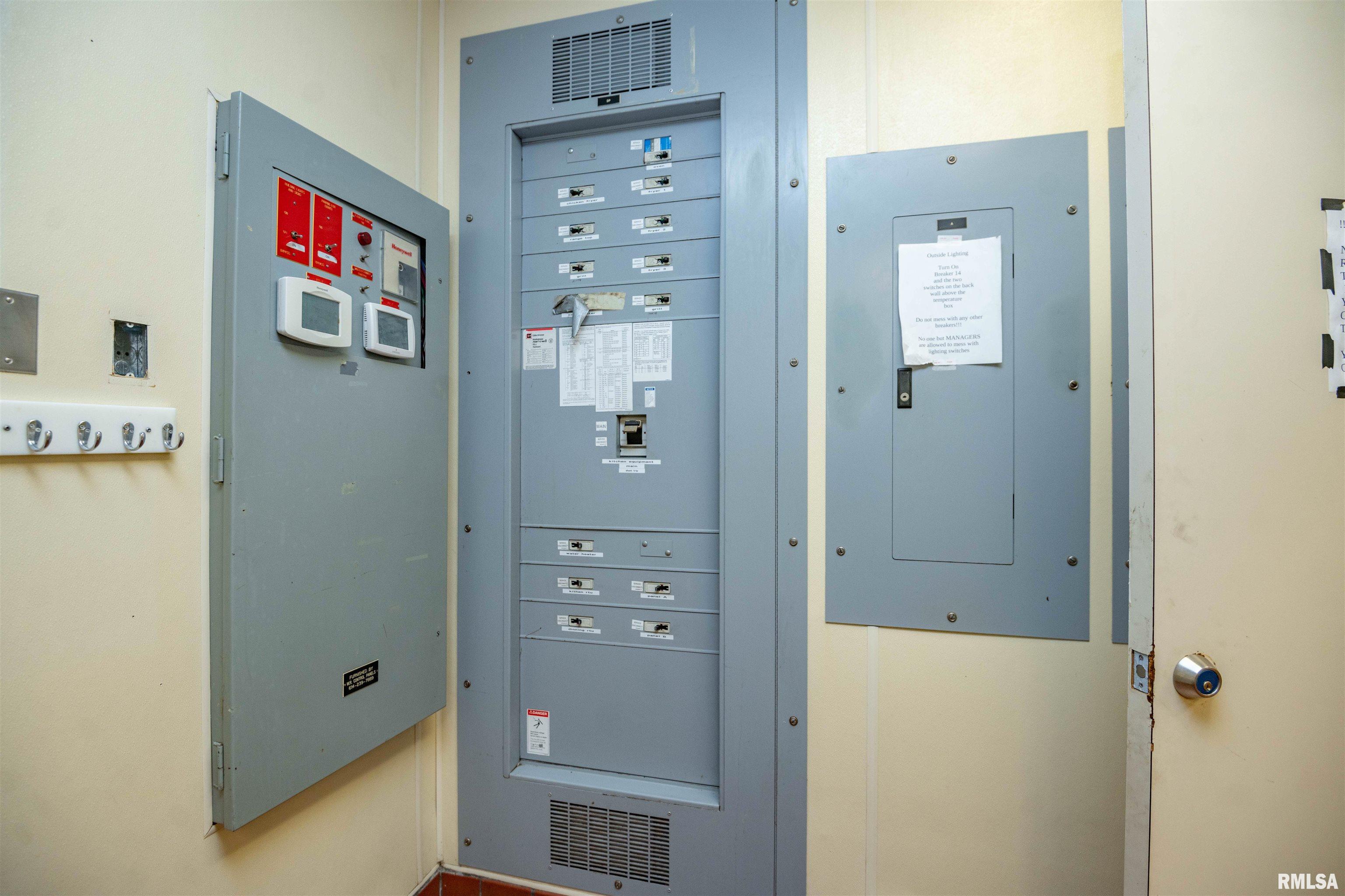 2 Cieten Plaza Barry, IL 62312 - Photo 44 of 52