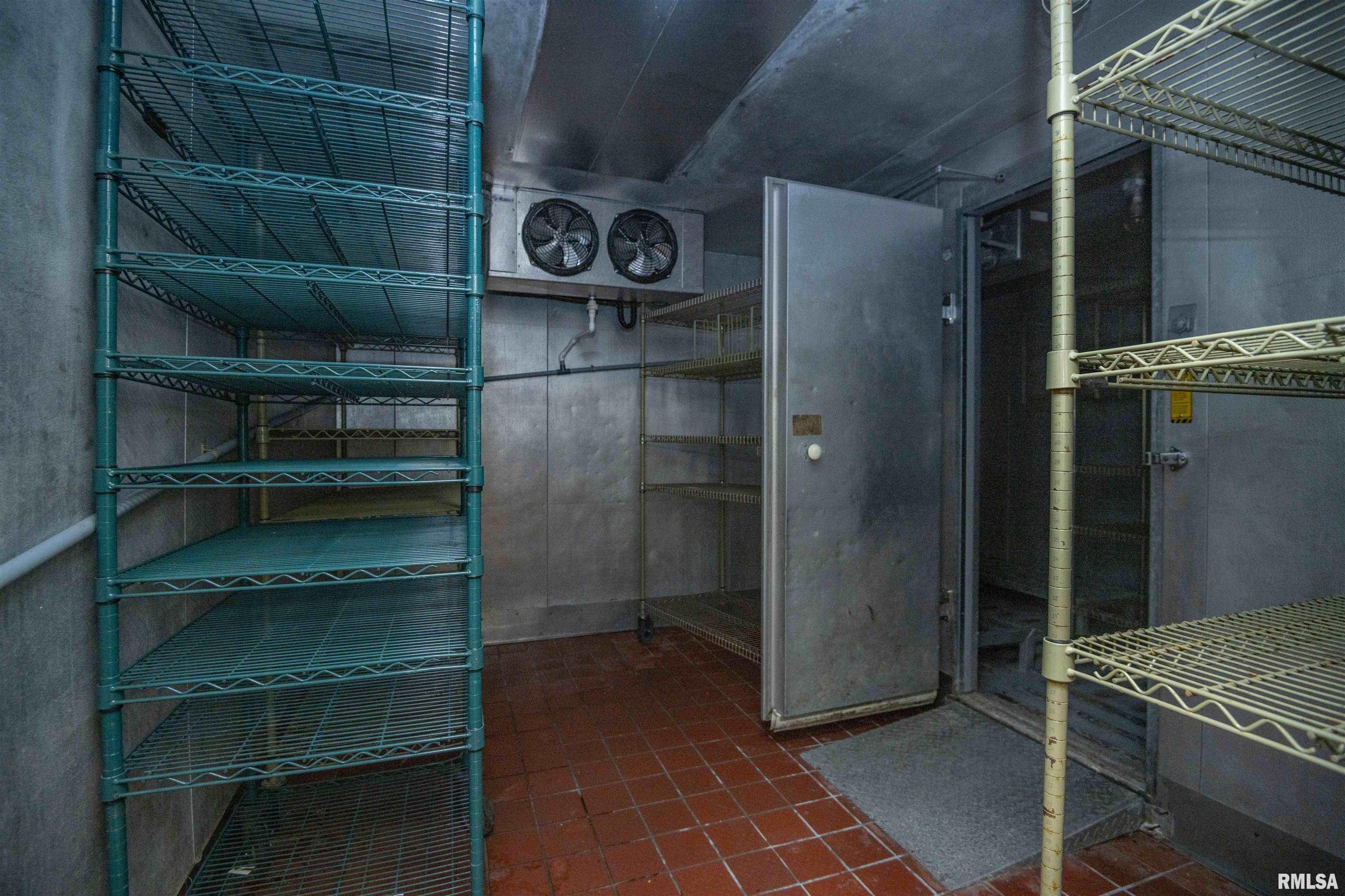 2 Cieten Plaza Barry, IL 62312 - Photo 46 of 52