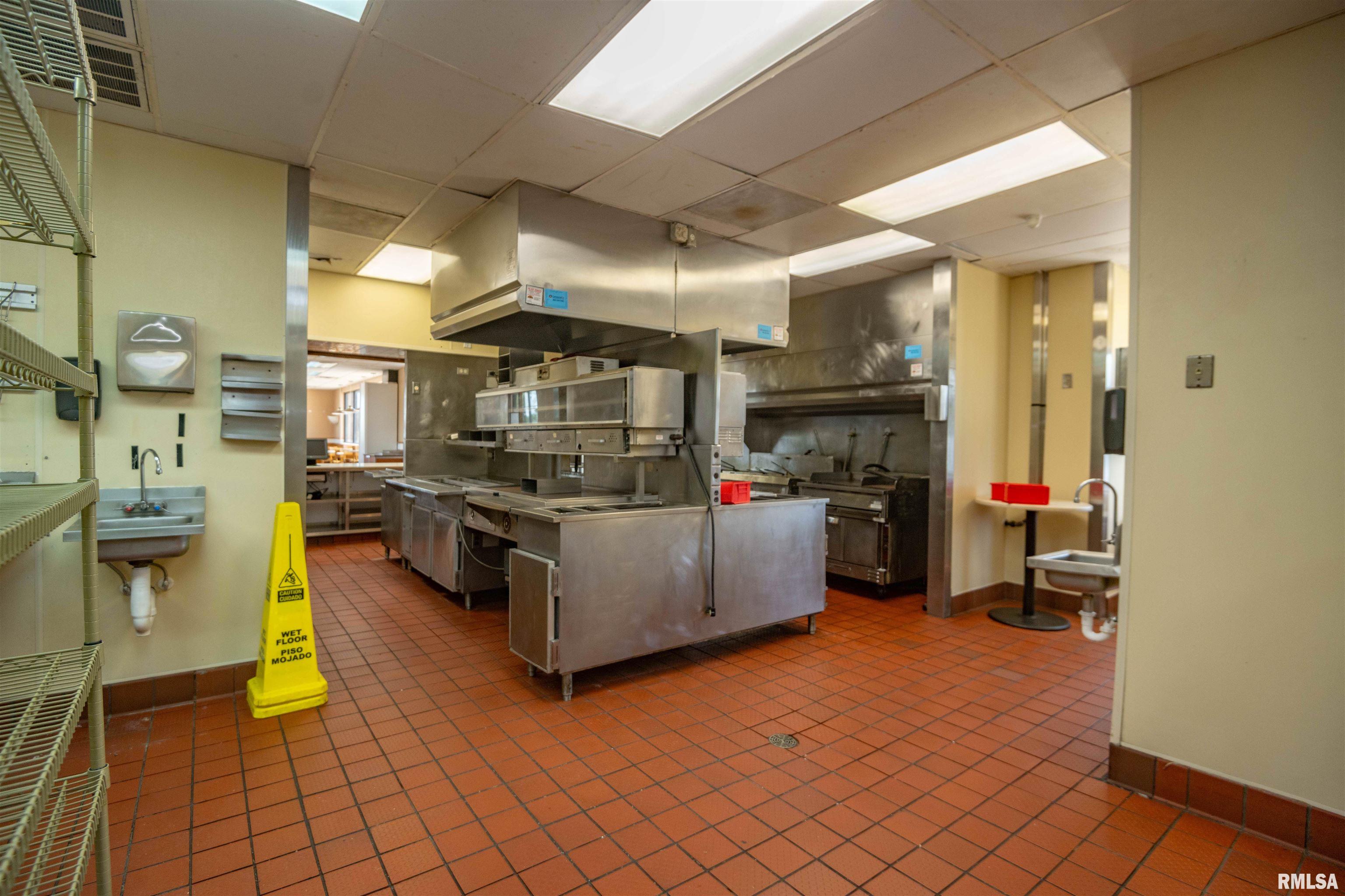 2 Cieten Plaza Barry, IL 62312 - Photo 47 of 52