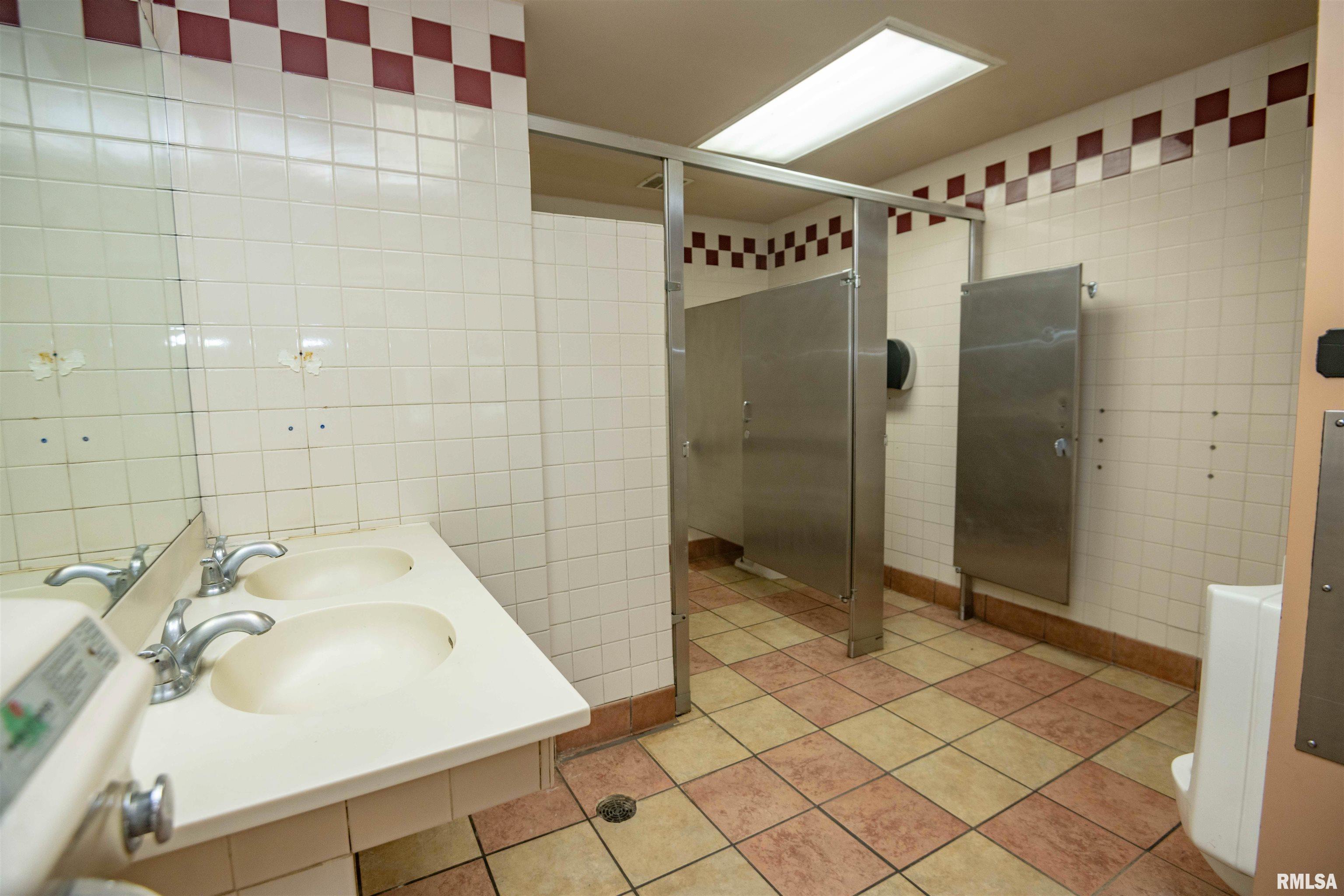 2 Cieten Plaza Barry, IL 62312 - Photo 51 of 52