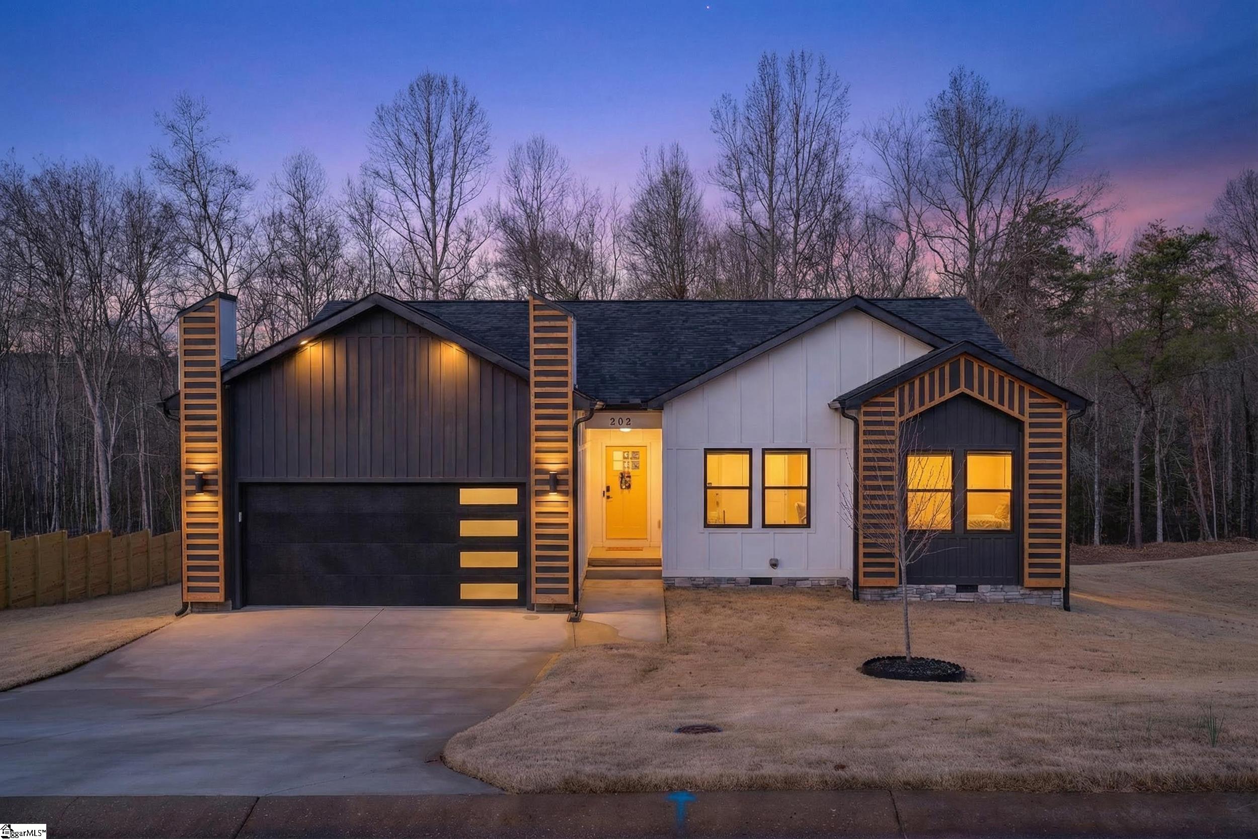 202 Anchor Road Greenville, SC 29617 - Photo 1 of 46 Gallery Image 1