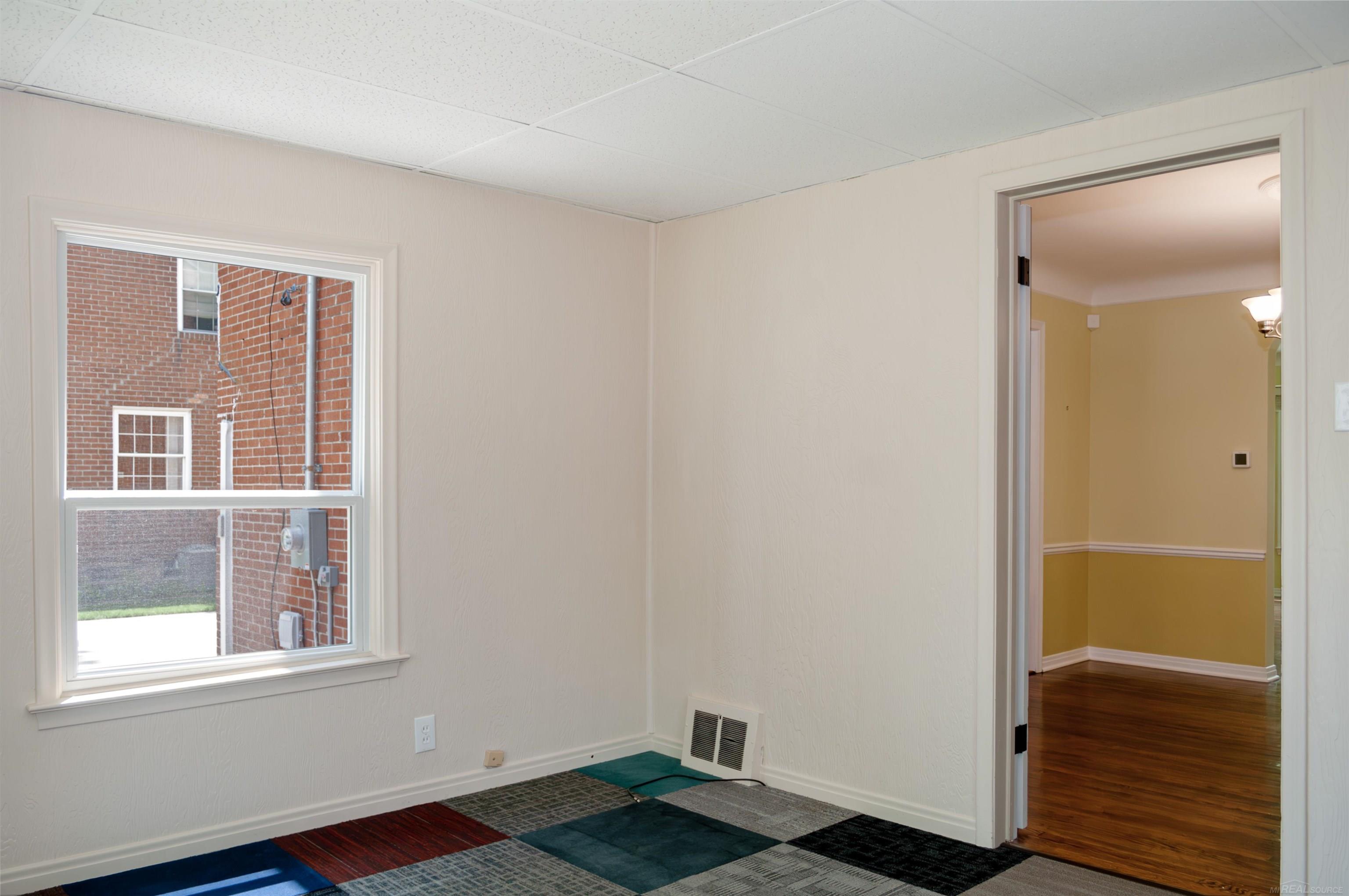 1772 Prestwick Road Grosse Pointe Woods, MI 48236 - Photo 14 of 58