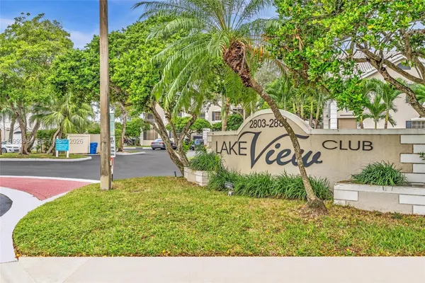 $2,395 | 2881 North Oakland Forest Drive, Unit 212, Oakland Park, FL 33309