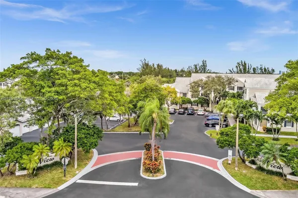 $2,395 | 2881 North Oakland Forest Drive, Unit 212, Oakland Park, FL 33309