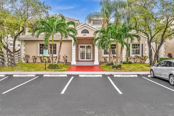 $2,395 | 2881 North Oakland Forest Drive, Unit 212, Oakland Park, FL 33309