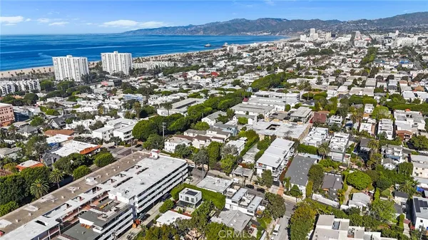 $2,450,000 | 3017 4th Street, Santa Monica, CA 90405