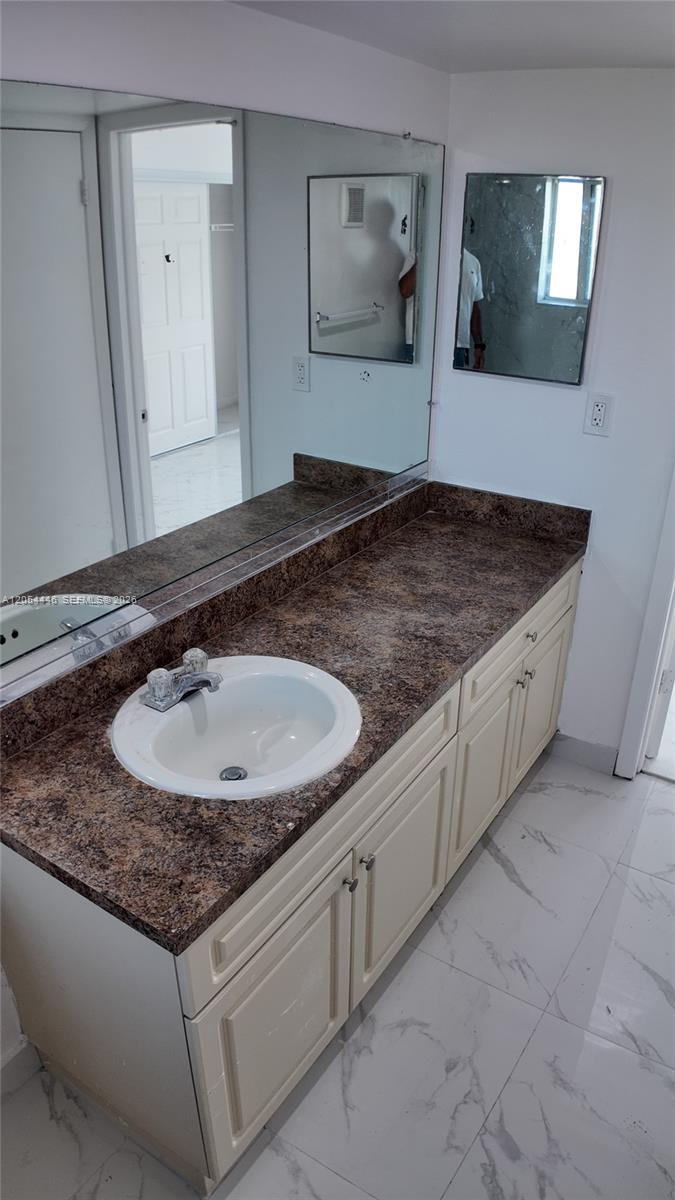10900 Southwest 196th Street, Unit 406 Cutler Bay, FL 33157 - Photo 16 of 18