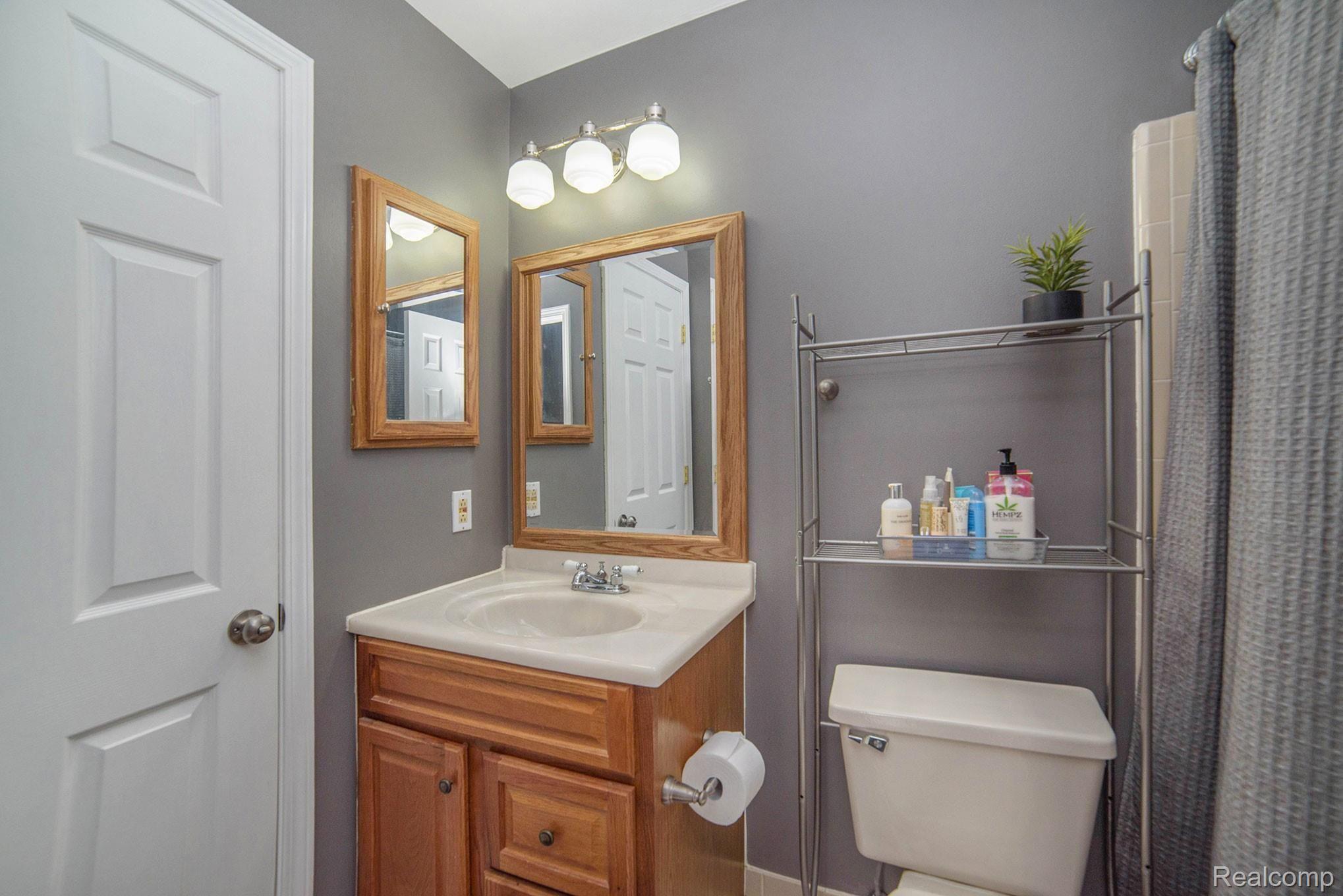 5935 Kings Arms Road Waterford, MI 48327 - Photo 10 of 20 PWM_7070.jpg