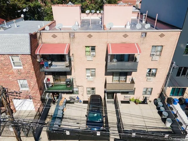 $1,589,000 | 56-09 Van Cleef Street | South Corona
