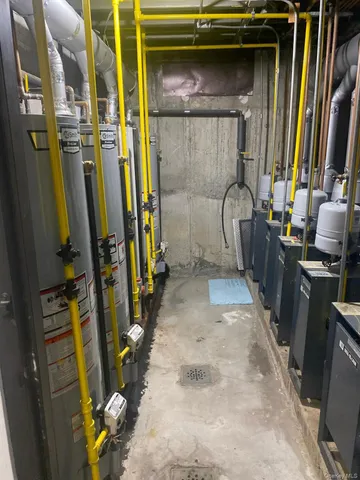 $1,589,000 | 56-09 Van Cleef Street | South Corona