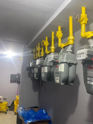 $1,589,000 | 56-09 Van Cleef Street | South Corona