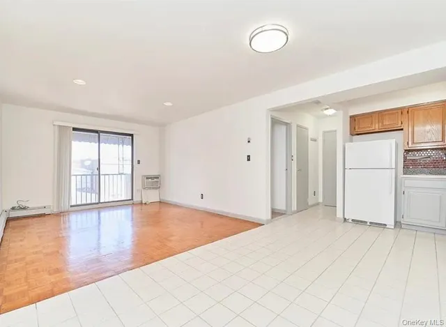 $1,589,000 | 56-09 Van Cleef Street | South Corona