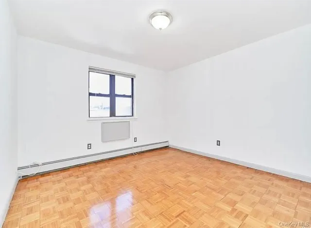 $1,589,000 | 56-09 Van Cleef Street | South Corona