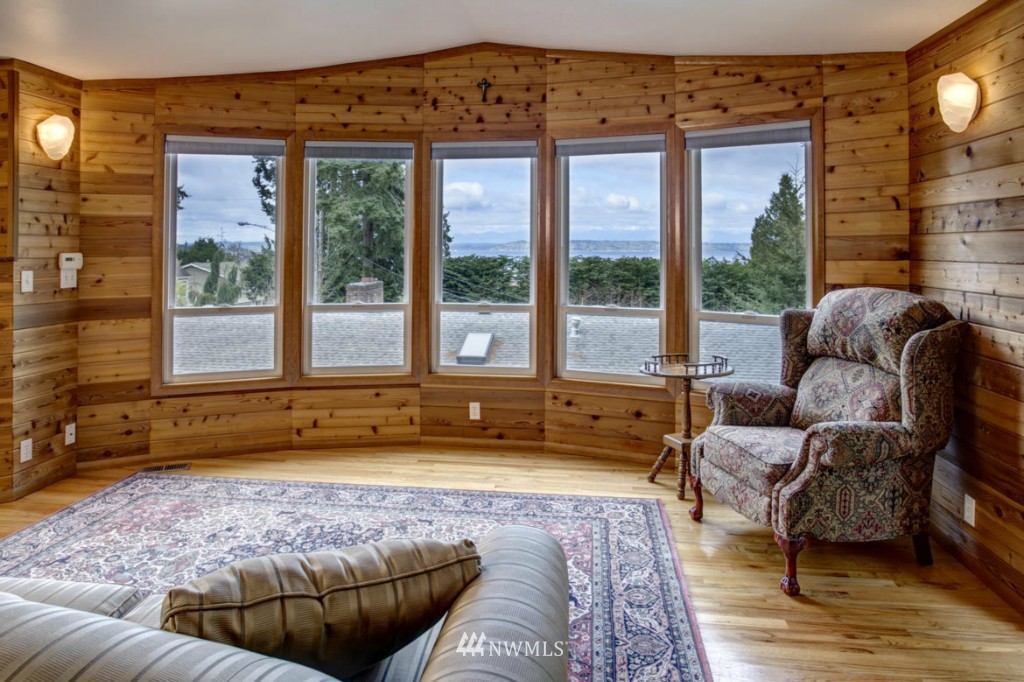 811 Edmonds Street Edmonds, WA 98020 - Photo 4 of 24