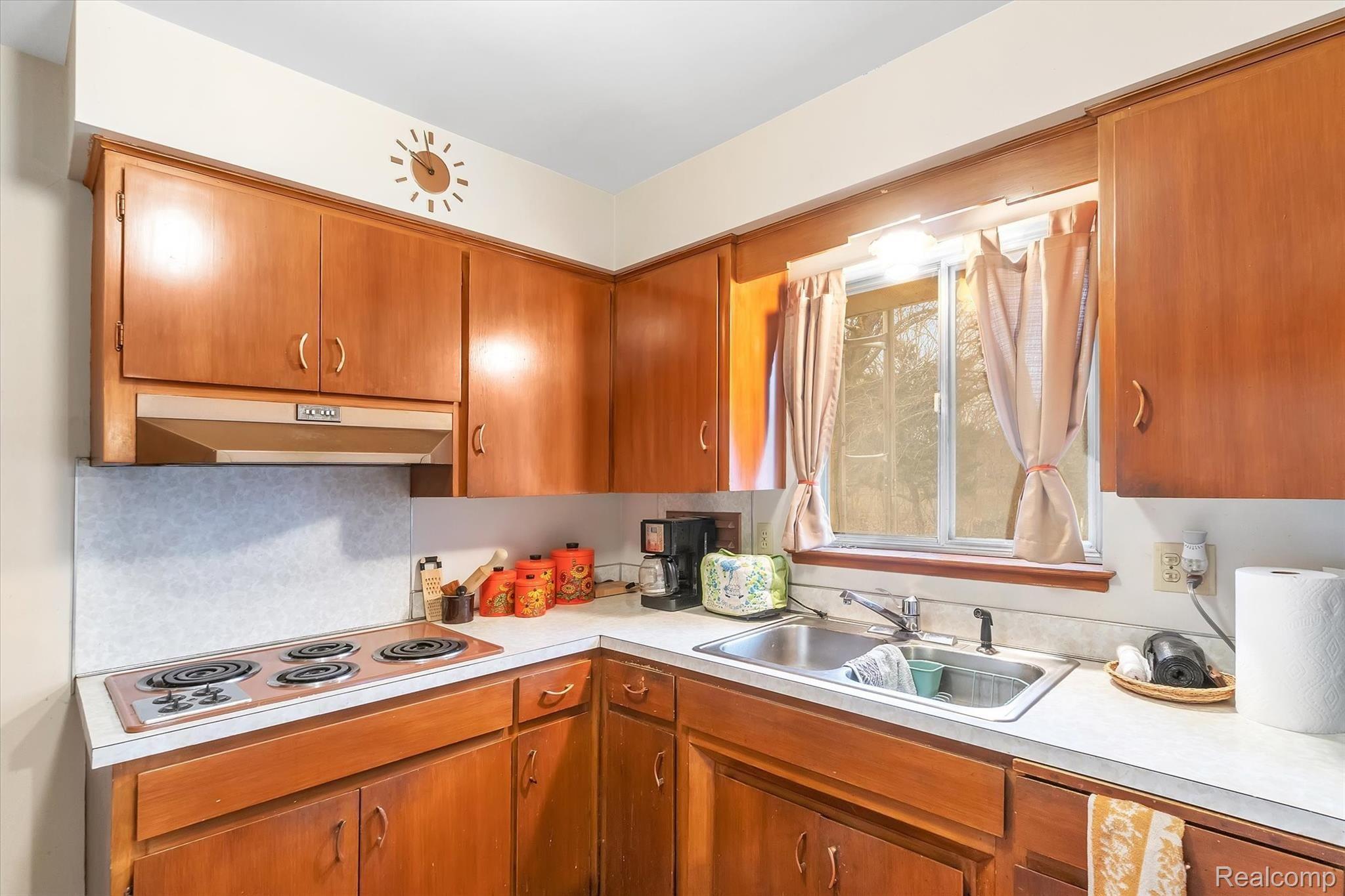 7018 North Linden Road Mount Morris, MI 48458 - Photo 12 of 35 12-7018-N-Linden-Rd-WindowStill-Real-Estate-Photography-12.jpg