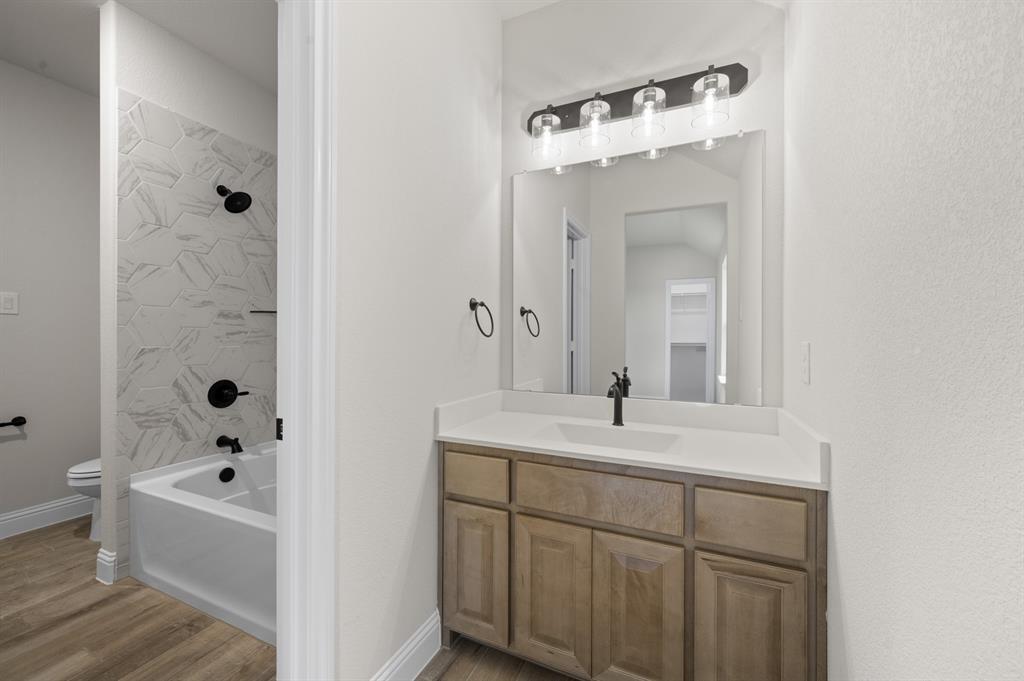 705 Seahawk Street Joshua, TX 76058 - Photo 19 of 28 DFW-Mockingbird Hills-Concept 3473-705 Seahawk Street-Bathroom-Risewell Homes-2