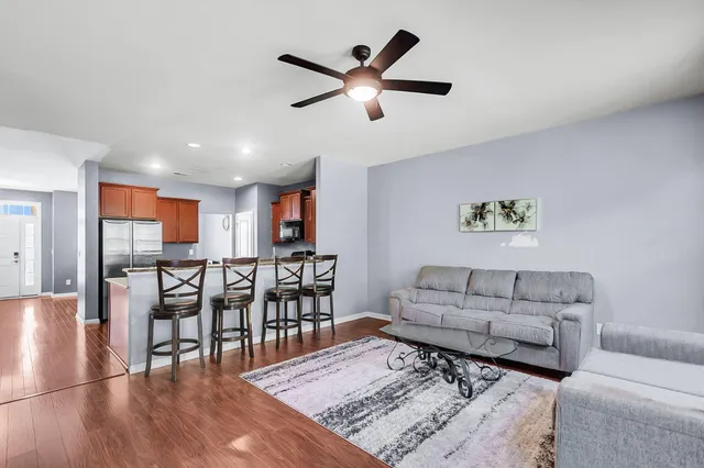 $2,800 | 7624 High Maple Circle, North Charleston, SC 29418