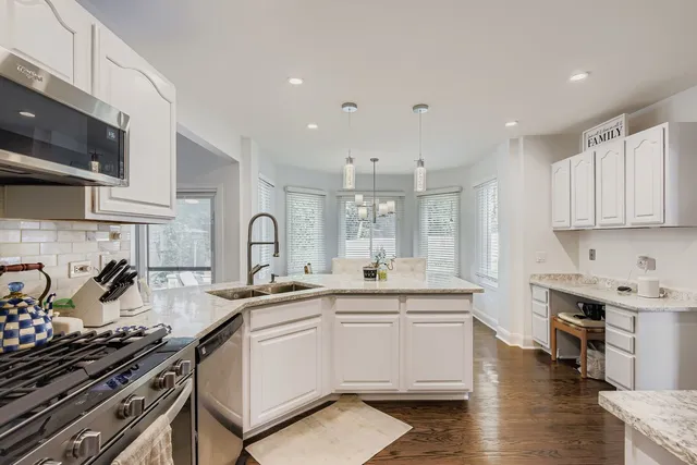 $3,800 | 53 Falcon Place, Westmont, IL 60559