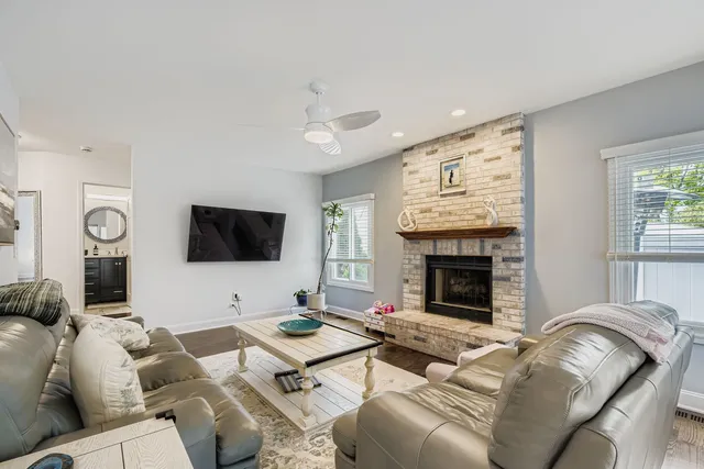 $3,800 | 53 Falcon Place, Westmont, IL 60559