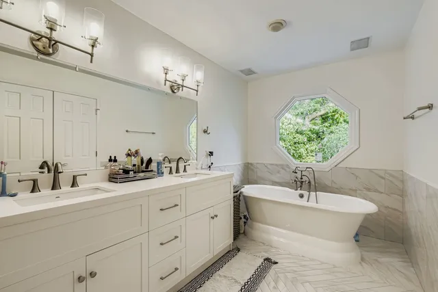 $3,800 | 53 Falcon Place, Westmont, IL 60559