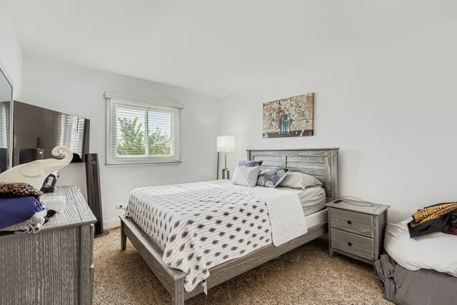 $3,800 | 53 Falcon Place, Westmont, IL 60559