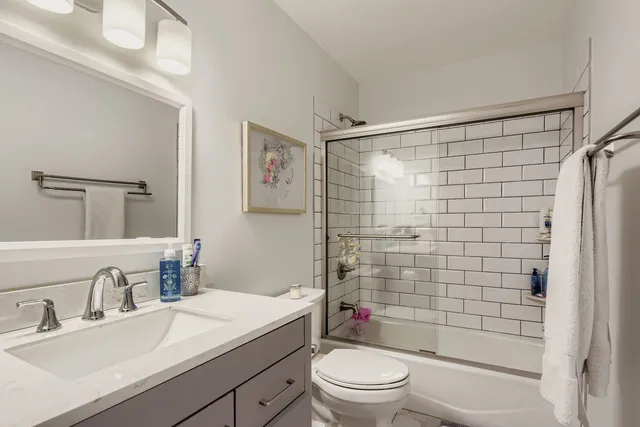 $3,800 | 53 Falcon Place, Westmont, IL 60559