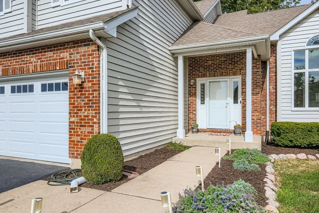 $3,800 | 53 Falcon Place, Westmont, IL 60559