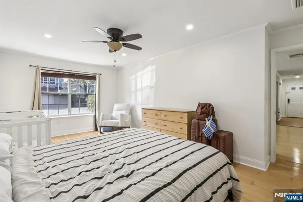 $589,000 | 400 Crown Court, Unit 561, Edgewater, NJ 07020