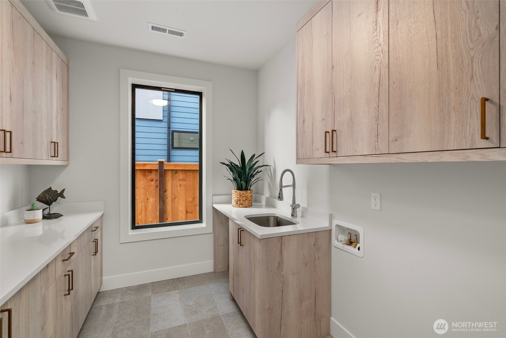 1422 Sequalish Street Steilacoom, WA 98388 - Photo 27 of 34