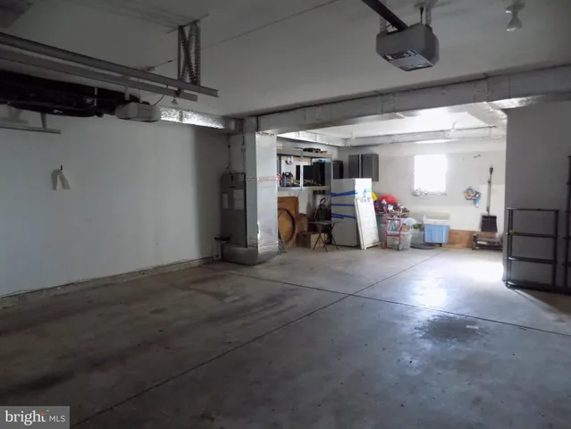 a view of a livingroom with furniture